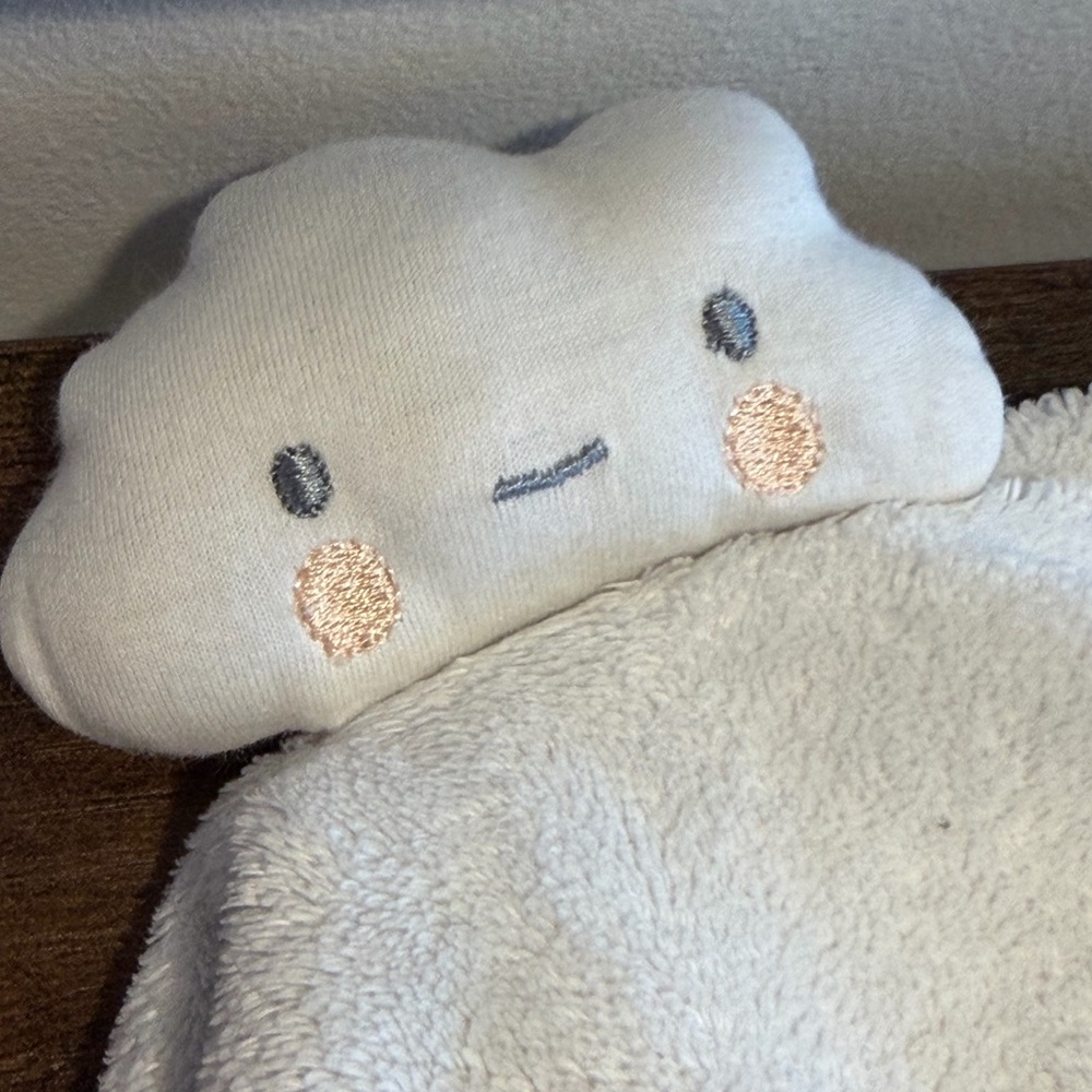 Crate & Kids Cloud Lovey Blanket - Soft Whiteish gray - Picture 3 of 6